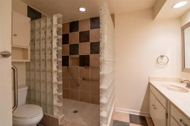 $320,000 | 4217 West Pleasant Forest Street, Arlington, TX 76015