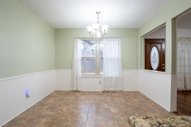 $320,000 | 4217 West Pleasant Forest Street, Arlington, TX 76015