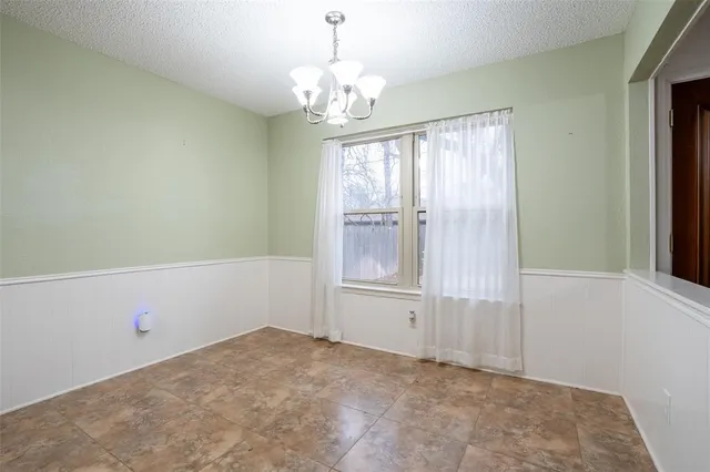 $320,000 | 4217 West Pleasant Forest Street, Arlington, TX 76015