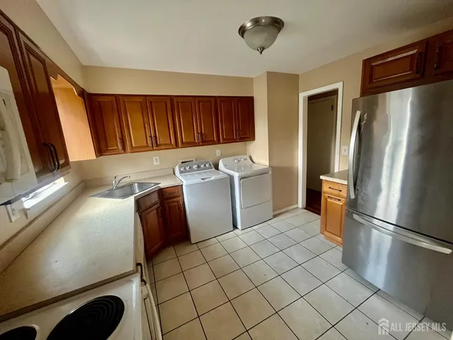 $2,800 | 144 Garfield Avenue, Colonia, NJ 07067