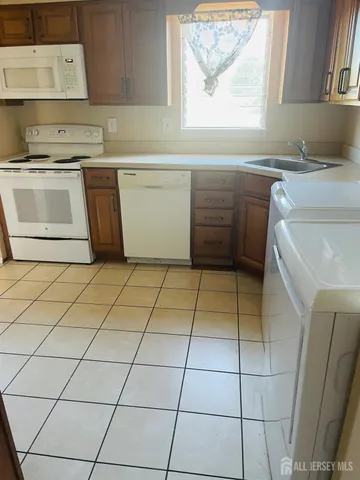 $2,800 | 144 Garfield Avenue, Colonia, NJ 07067