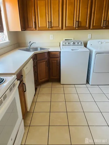 $2,800 | 144 Garfield Avenue, Colonia, NJ 07067