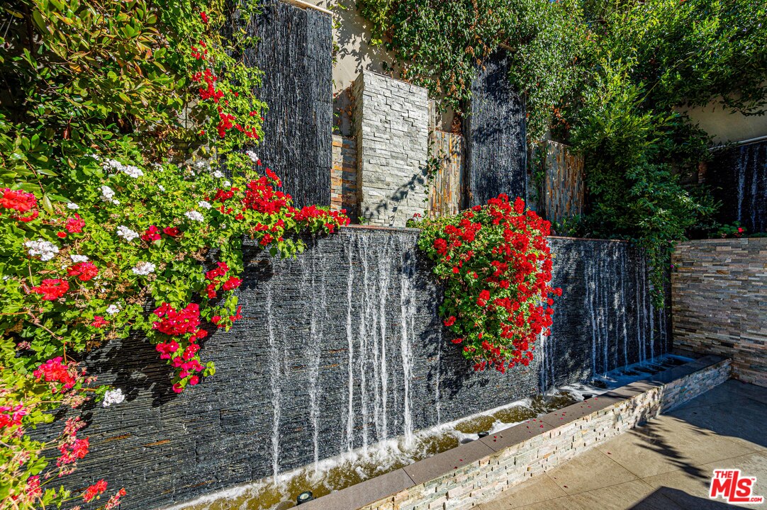 930 Roscomare Road Los Angeles, CA 90077 - Photo 11 of 54