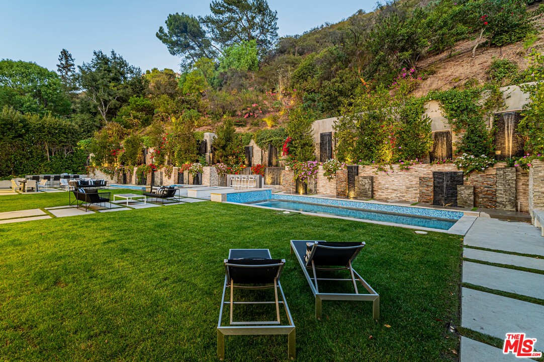 930 Roscomare Road Los Angeles, CA 90077 - Photo 16 of 54