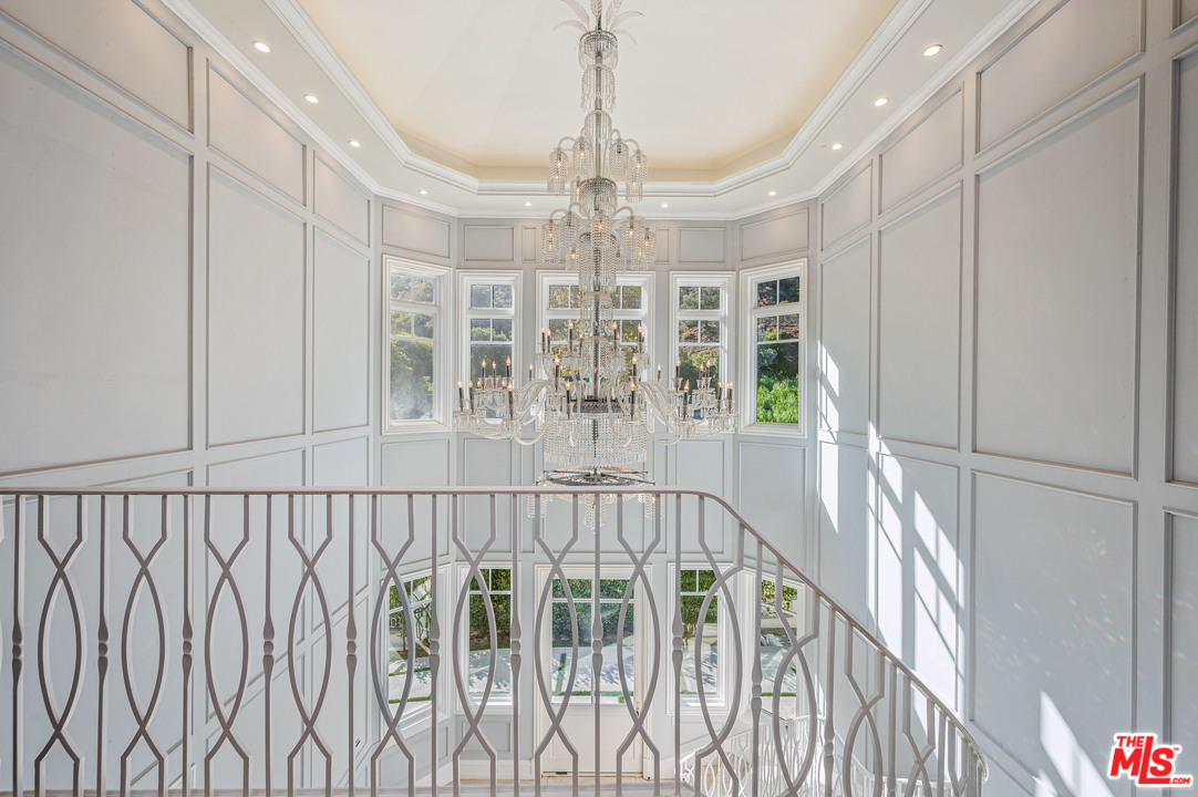 930 Roscomare Road Los Angeles, CA 90077 - Photo 39 of 54 a view of a porch with a window