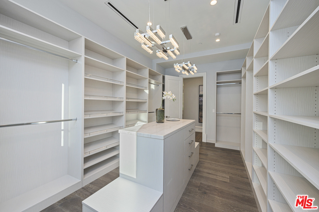 930 Roscomare Road Los Angeles, CA 90077 - Photo 51 of 54