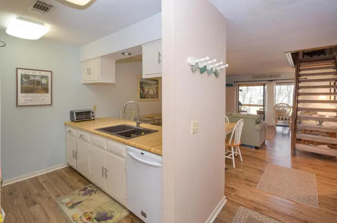 841 Club Cottage Road, Unit 9 Edisto Island, SC 29438 - Photo 4 of 30 Kitchen
