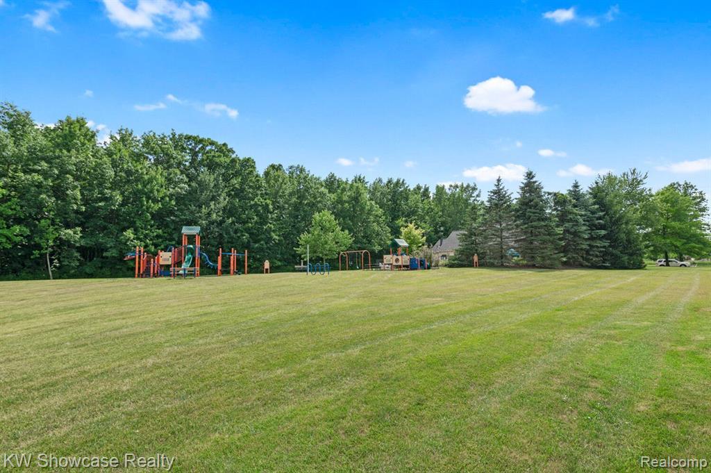 4301 Hampton Ridge Boulevard Howell, MI 48843 - Photo 22 of 25
