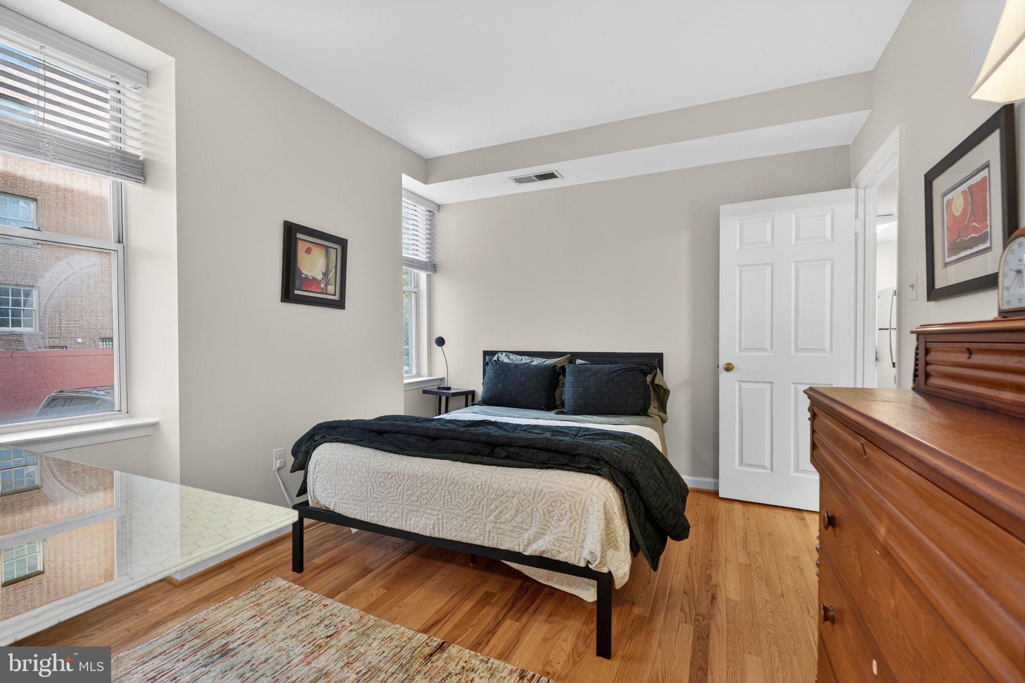 1619 R Street Northwest, Unit 101 Washington, DC 20009 - Photo 19 of 28
