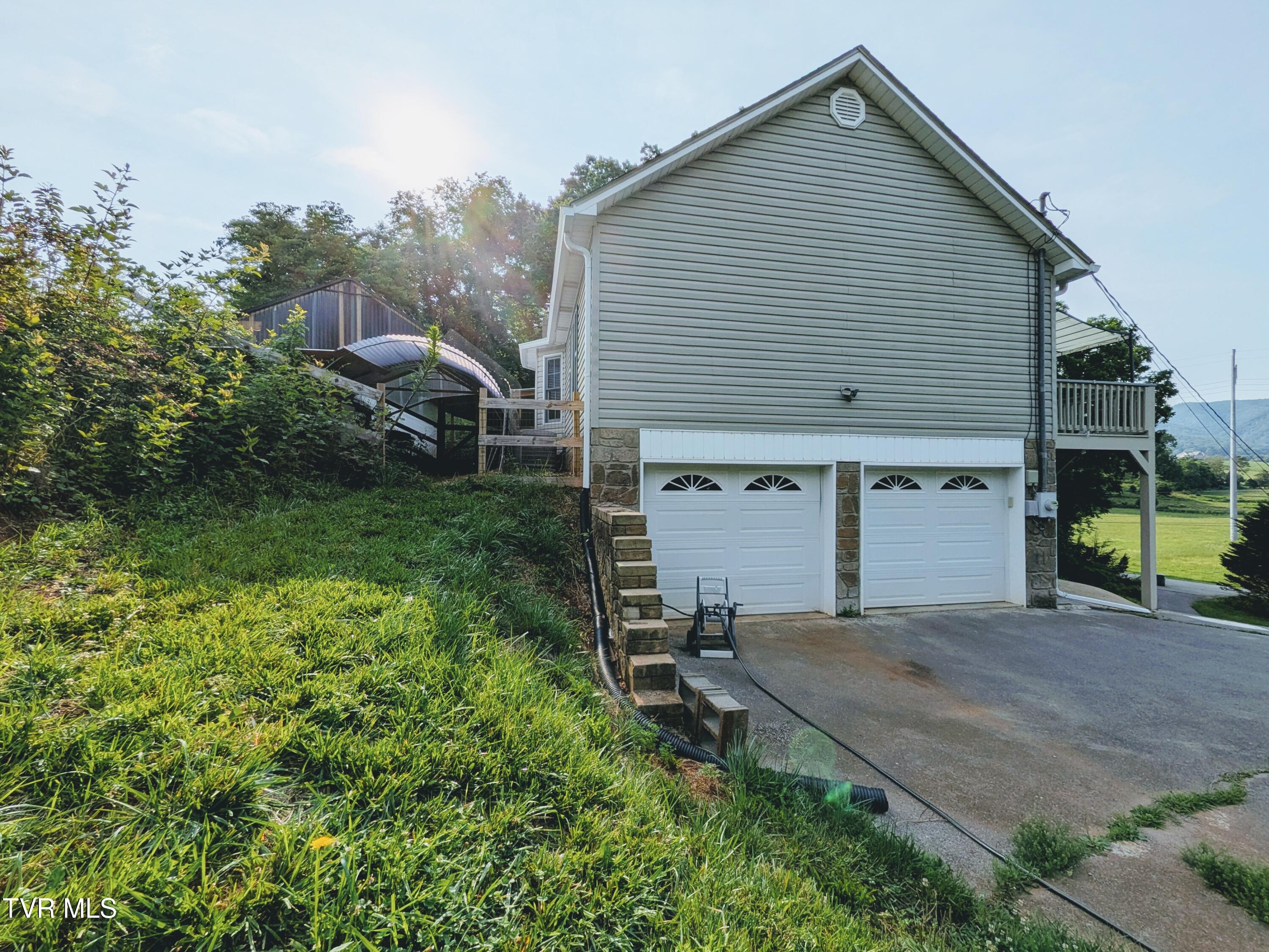 113 Nave Hollow Road Elizabethton, TN 37643 - Photo 57 of 91 House_Chicken Coop(1)