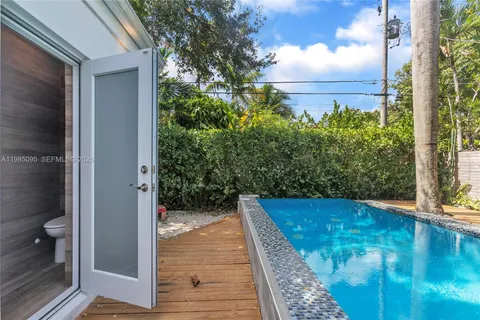 $8,950 | 776 Northeast 74th Street, Miami, FL 33138