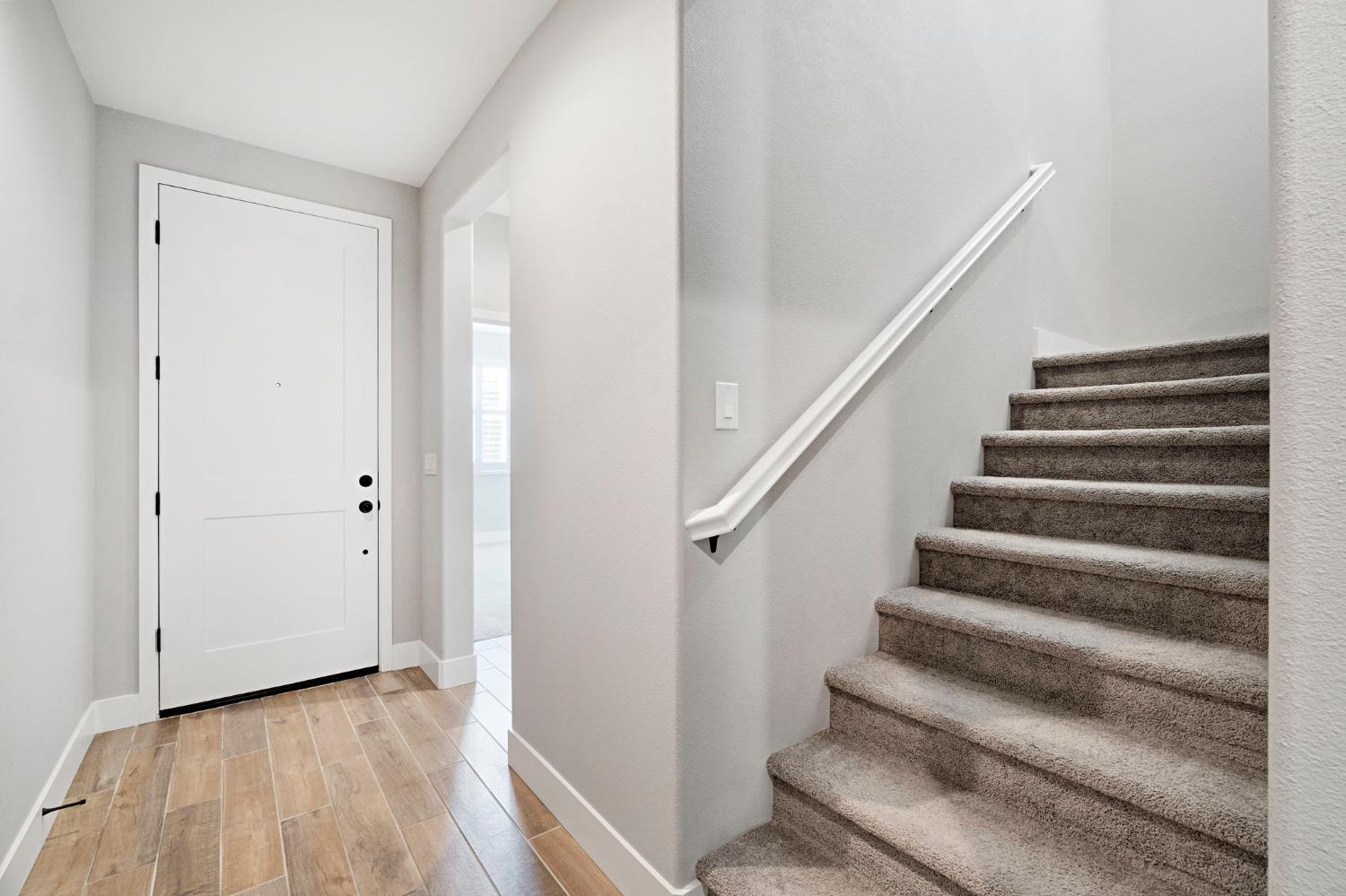 4415 Horizon Drive Madera, CA 93636 - Photo 21 of 41 a view of entryway with wooden floor