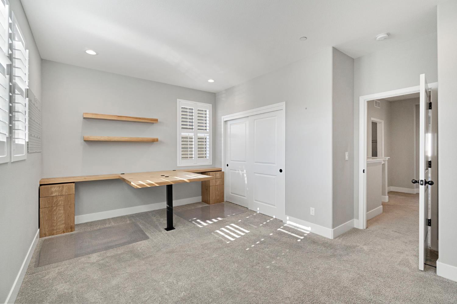 4415 Horizon Drive Madera, CA 93636 - Photo 23 of 41 a view of a livingroom with a furniture