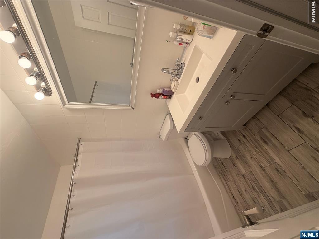 347 Forest Avenue Paramus, NJ 07652 - Photo 12 of 13