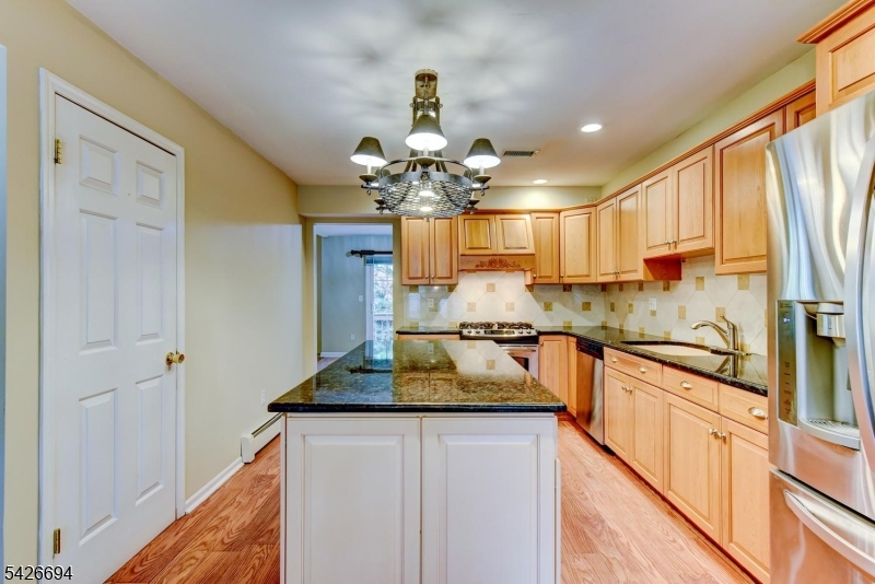 7 Matthew Road Wayne, NJ 07470 - Photo 16 of 37