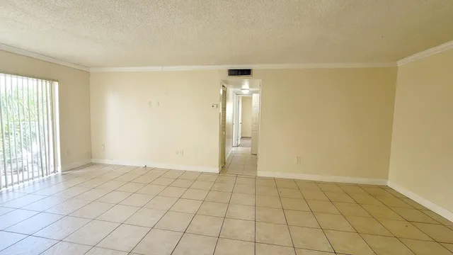 $1,850 | 494 Northwest 165th Street, Unit 602, Miami, FL 33169