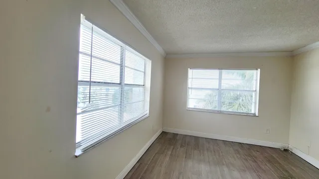 $1,850 | 494 Northwest 165th Street, Unit 602, Miami, FL 33169