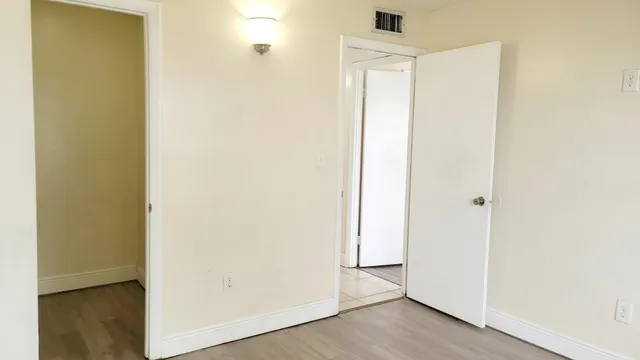 $1,850 | 494 Northwest 165th Street, Unit 602, Miami, FL 33169