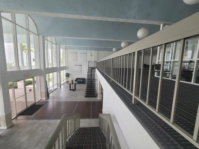 $1,850 | 494 Northwest 165th Street, Unit 602, Miami, FL 33169