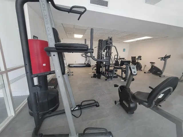 $1,850 | 494 Northwest 165th Street, Unit 602, Miami, FL 33169