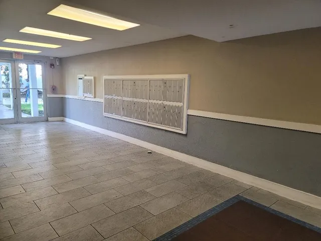 $1,850 | 494 Northwest 165th Street, Unit 602, Miami, FL 33169