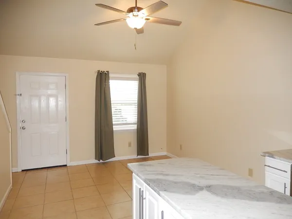 $1,395 | 932 South Lipona Road, Tallahassee, FL 32304