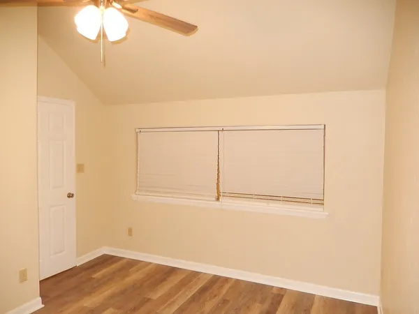 $1,395 | 932 South Lipona Road, Tallahassee, FL 32304