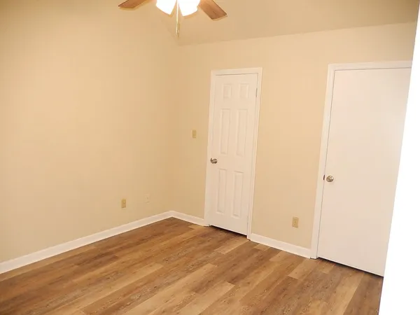 $1,395 | 932 South Lipona Road, Tallahassee, FL 32304