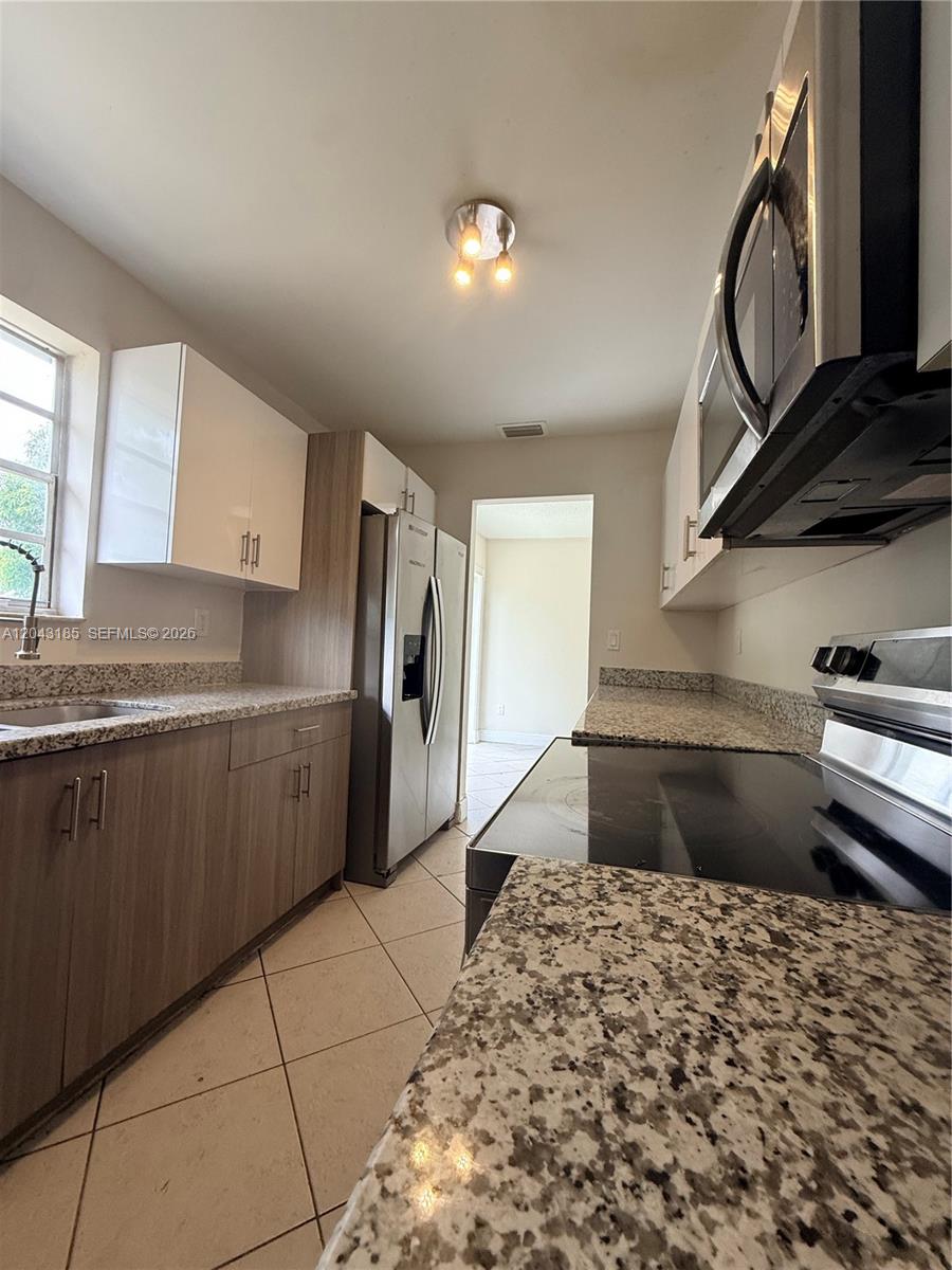 14330 Southwest 289th Street Homestead, FL 33033 - Photo 7 of 16