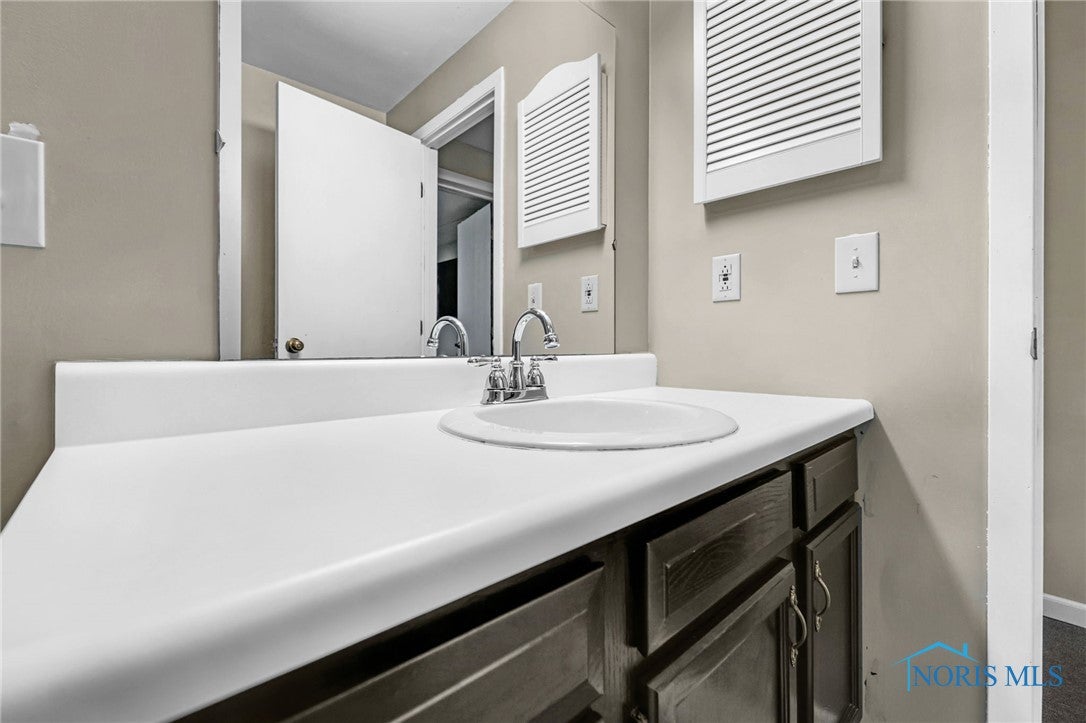29323 Bates Road Perrysburg, OH 43551 - Photo 27 of 39 Gallery Image 27