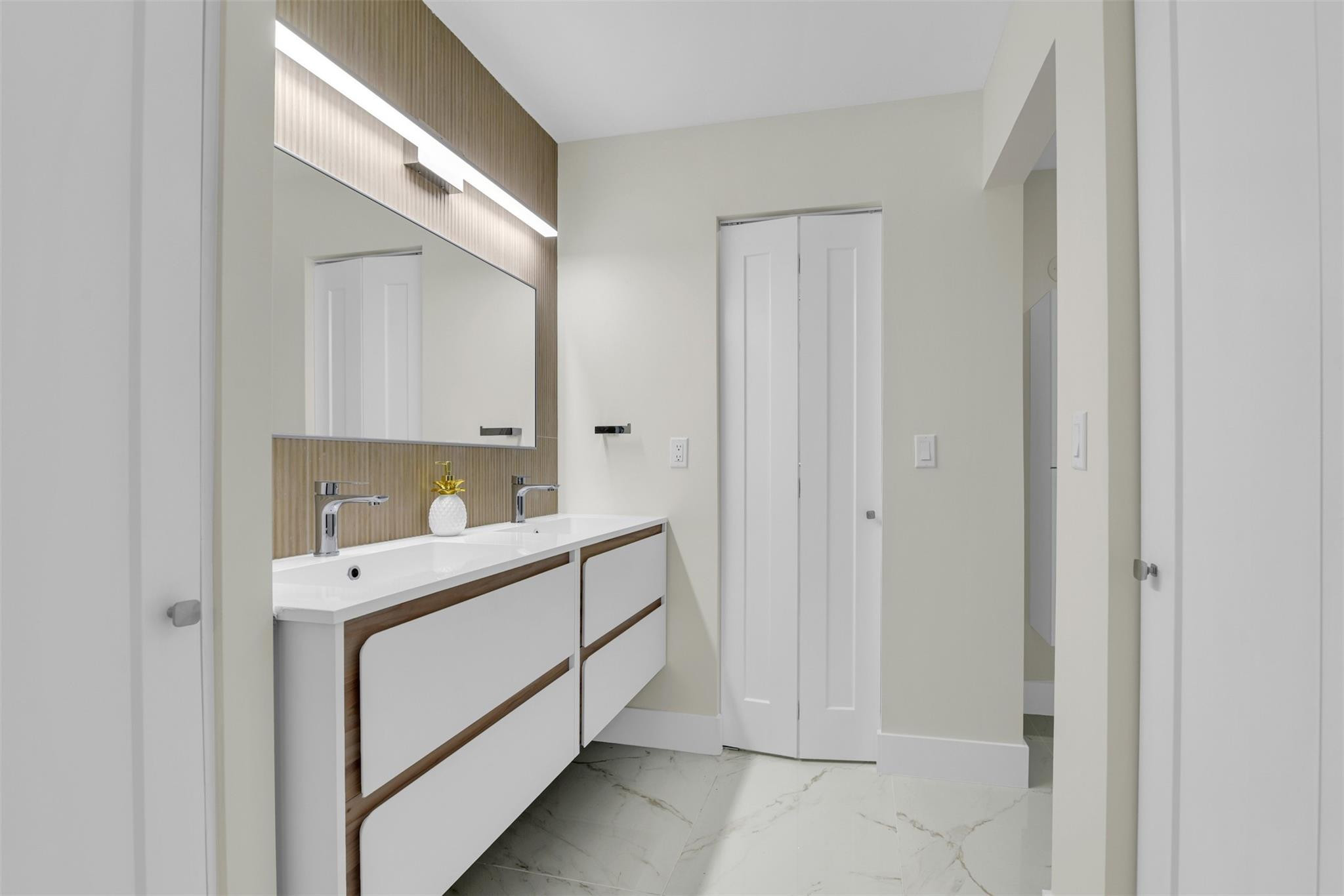 5243 Poppy Place, Unit B Delray Beach, FL 33484 - Photo 16 of 21 Photo 16