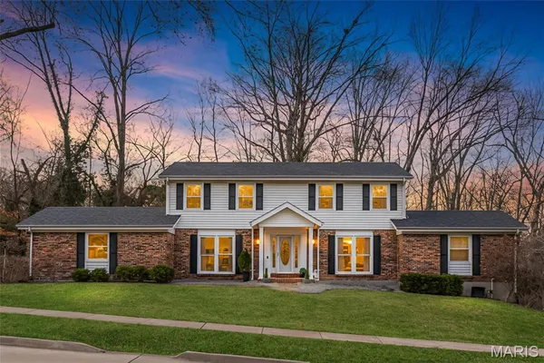 $610,000 | 135 Greentrails Drive South, Chesterfield, MO 63017