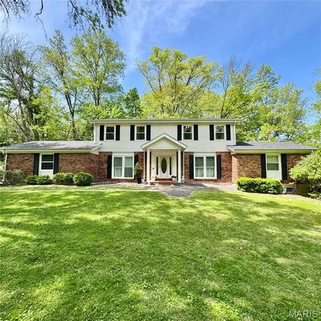 $599,000 | 135 Greentrails Drive South, Chesterfield, MO 63017