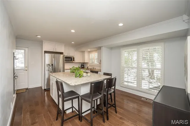 $649,000 | 135 Greentrails Drive South, Chesterfield, MO 63017