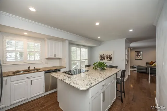 $649,000 | 135 Greentrails Drive South, Chesterfield, MO 63017