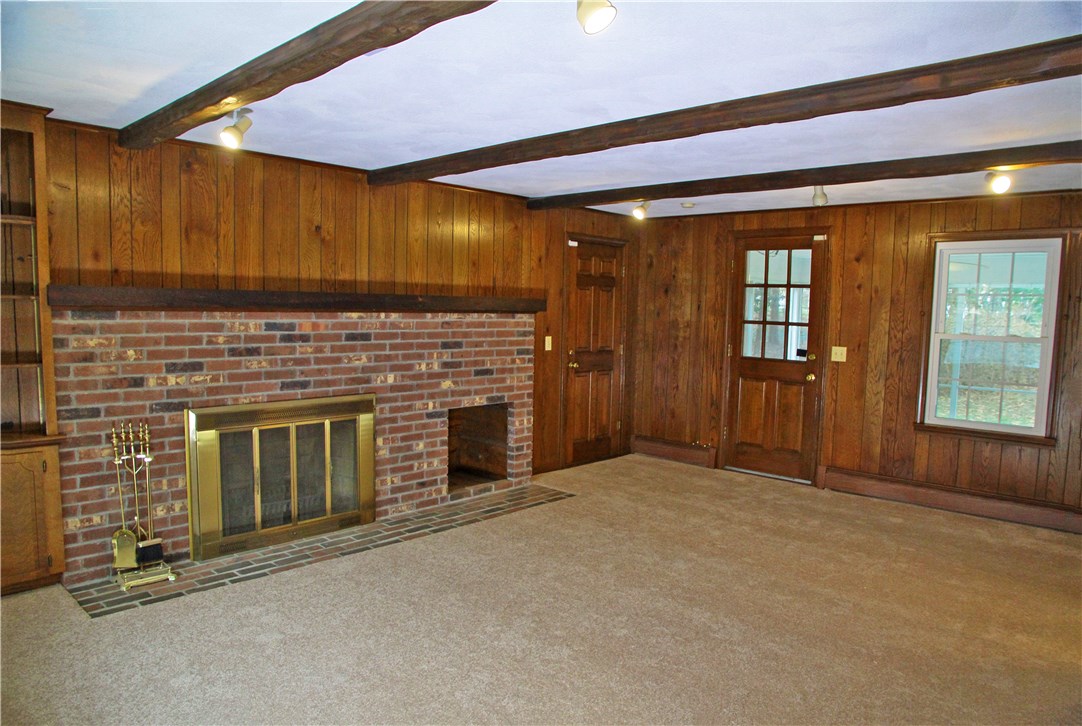 1145 Middle Road East Greenwich, RI 02818 - Photo 17 of 33 Family Room