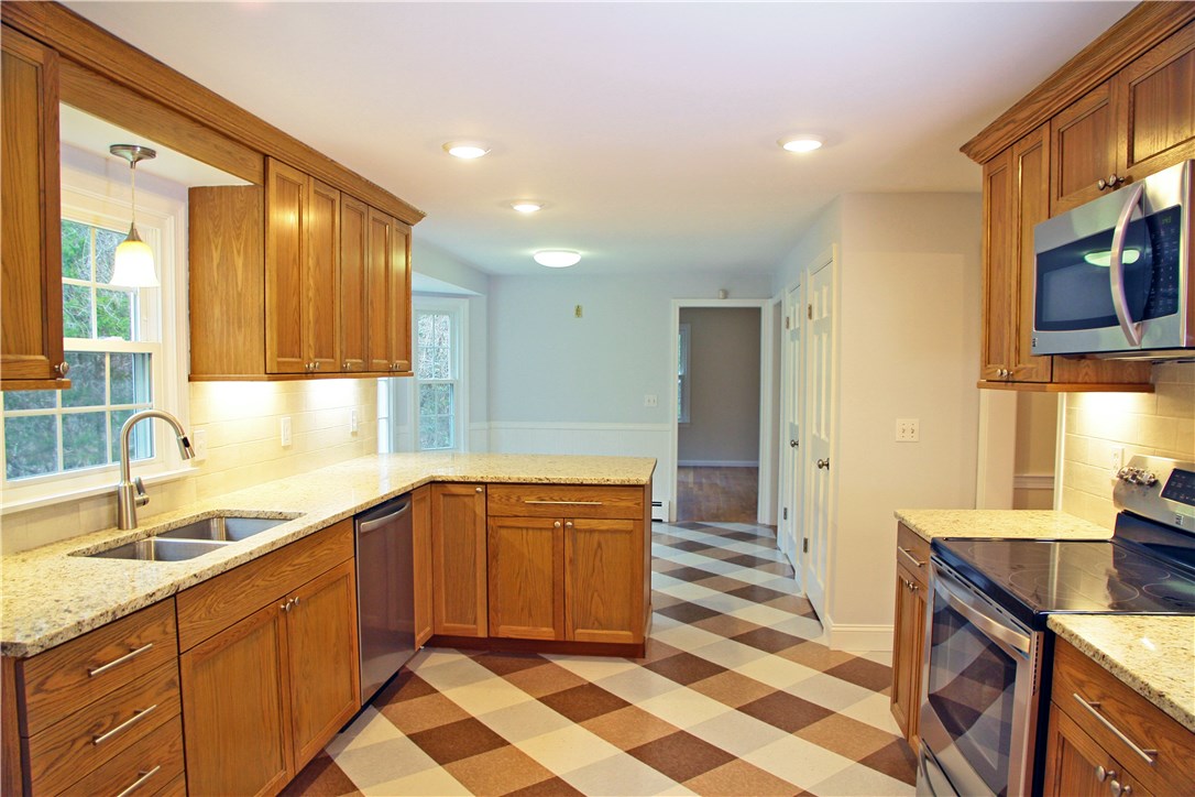 1145 Middle Road East Greenwich, RI 02818 - Photo 6 of 33 Gallery Image 6