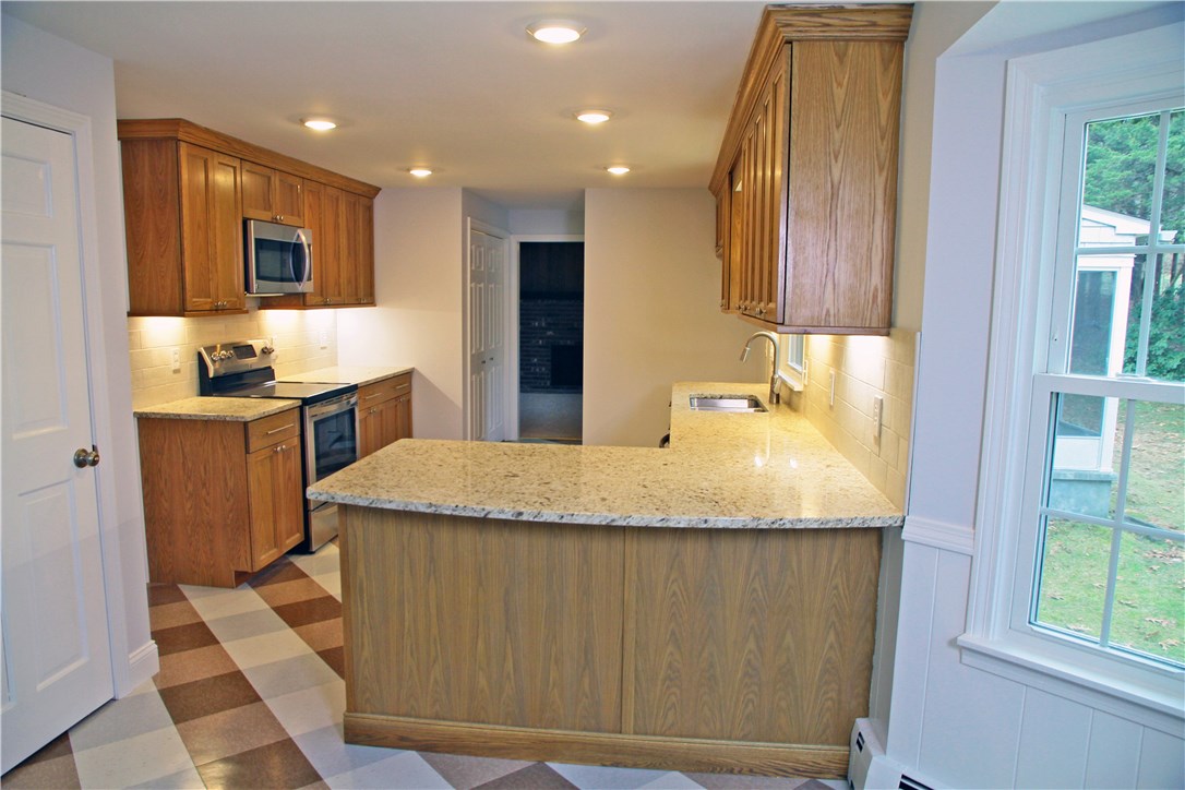 1145 Middle Road East Greenwich, RI 02818 - Photo 7 of 33 Gallery Image 7