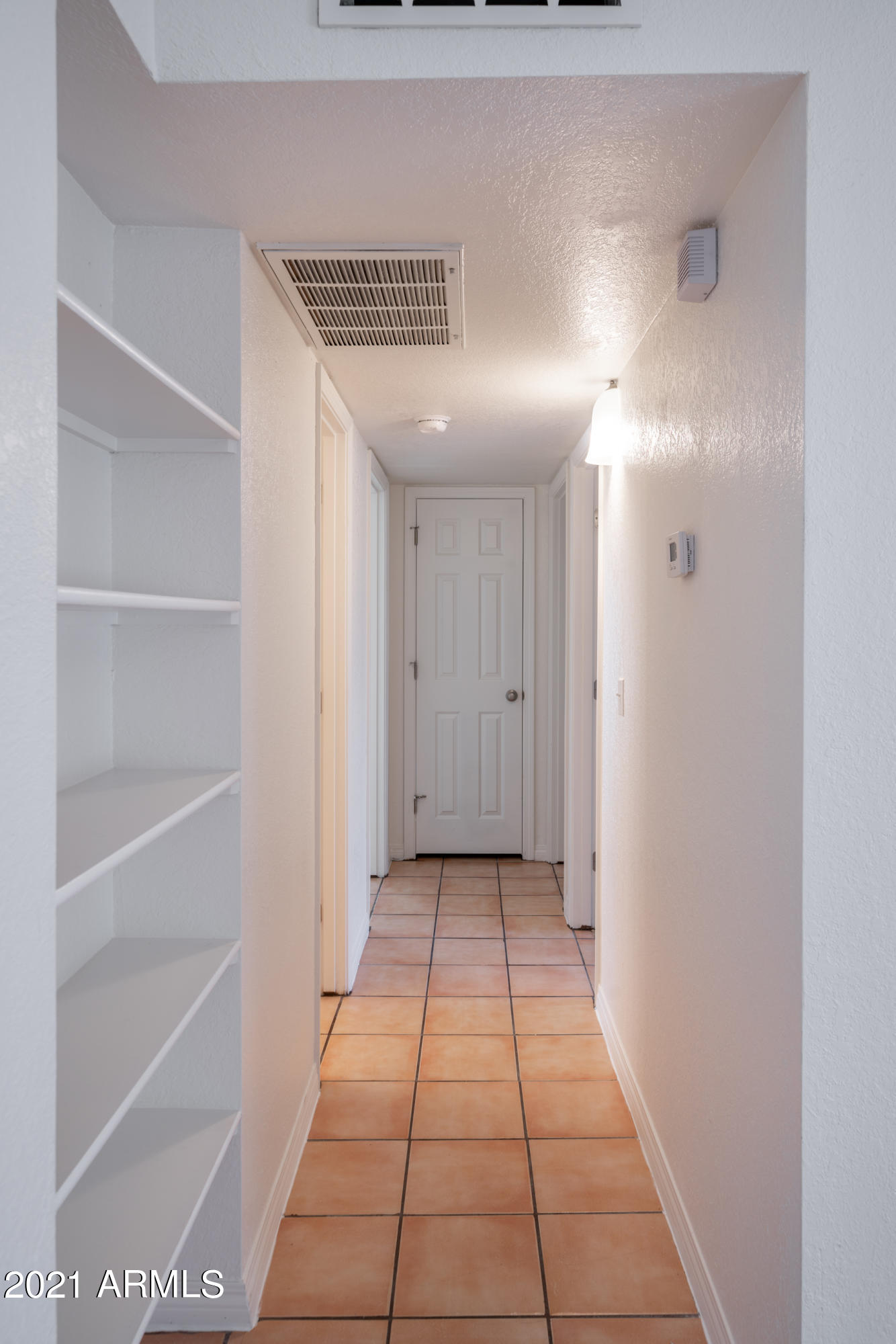 633 North May, Unit 35 Mesa, AZ 85201 - Photo 11 of 27 Hallway