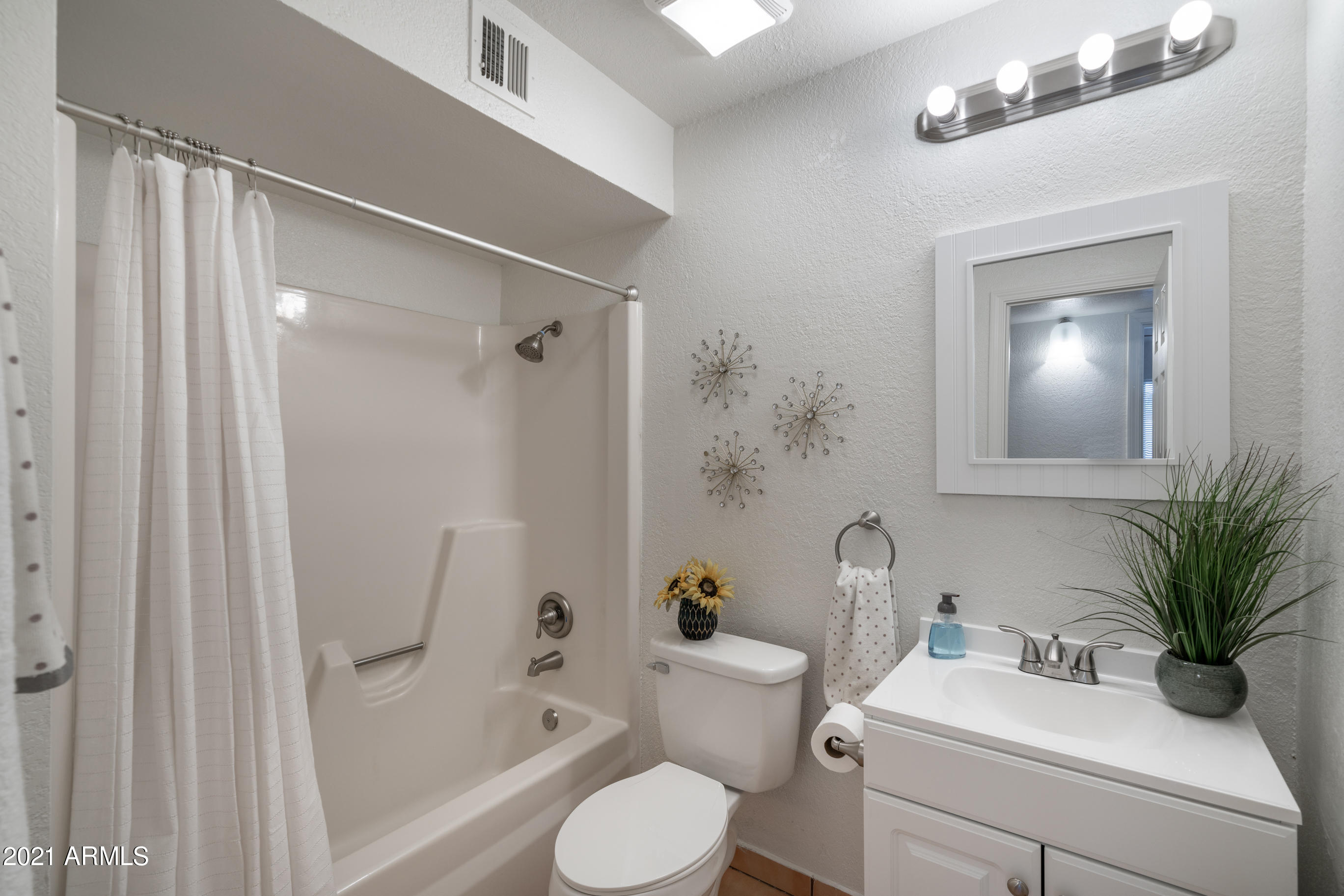 633 North May, Unit 35 Mesa, AZ 85201 - Photo 13 of 27 Bathroom