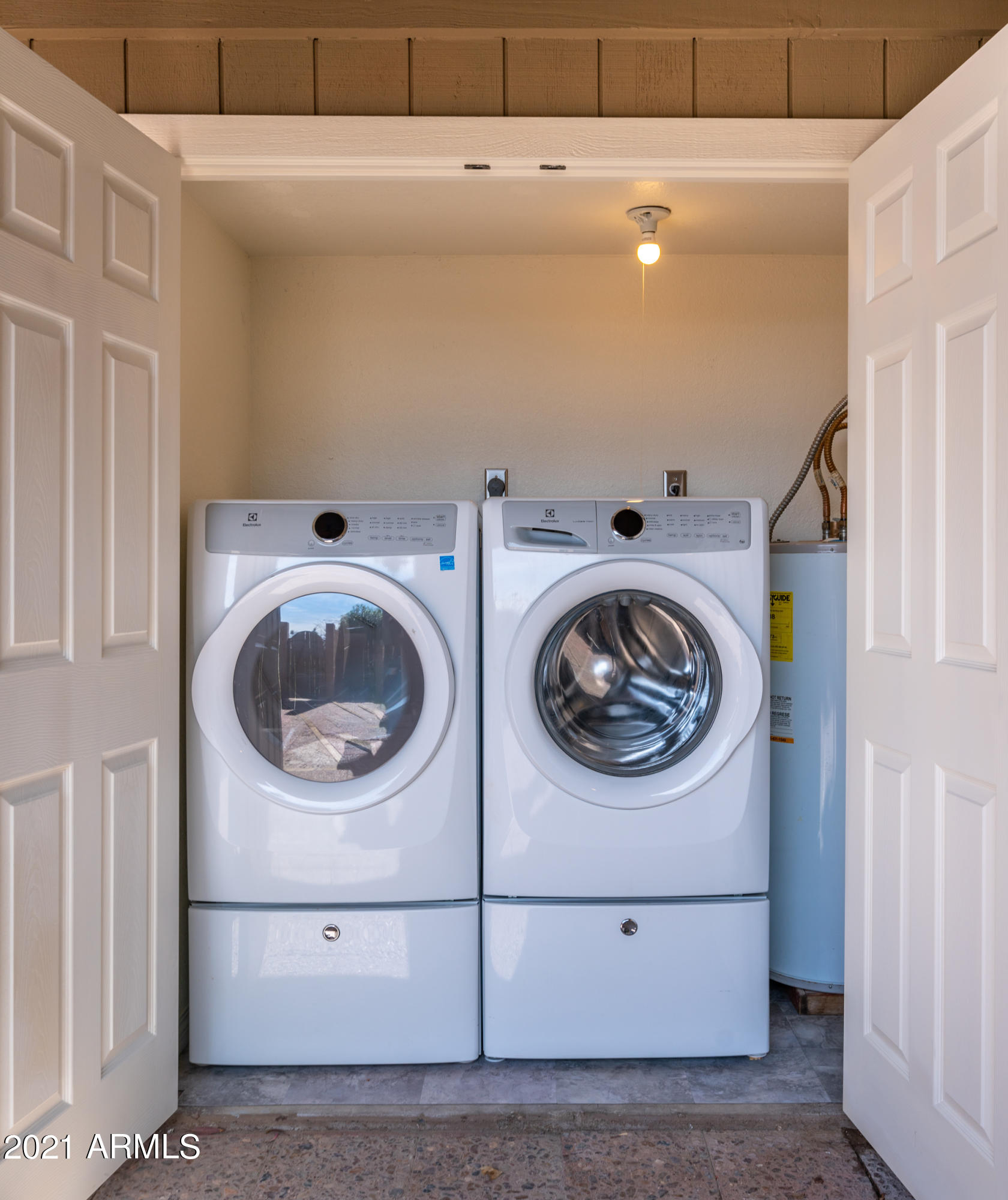 633 North May, Unit 35 Mesa, AZ 85201 - Photo 21 of 27 New Washer/Dryer