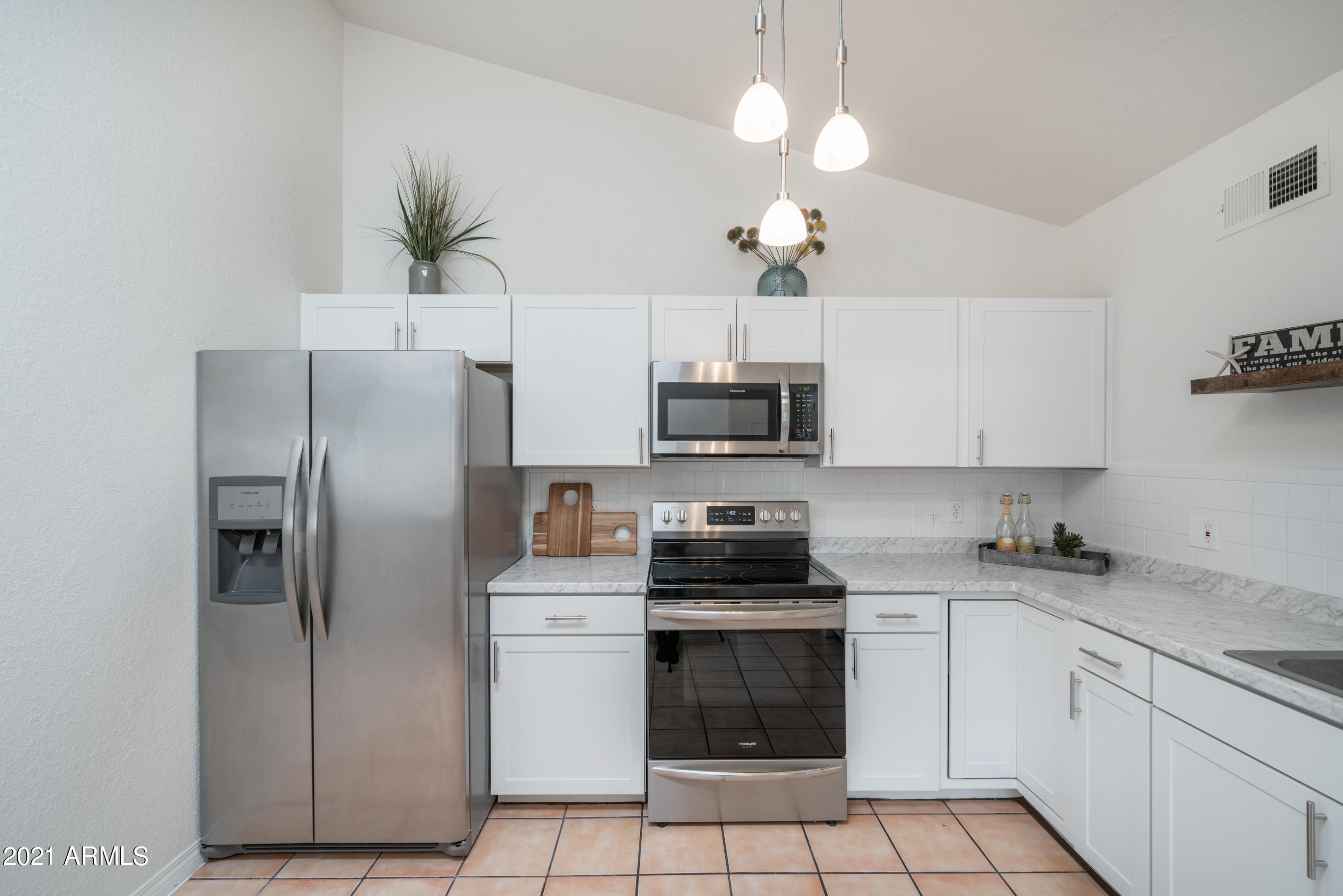 633 North May, Unit 35 Mesa, AZ 85201 - Photo 5 of 27 Remodeled Kitchen