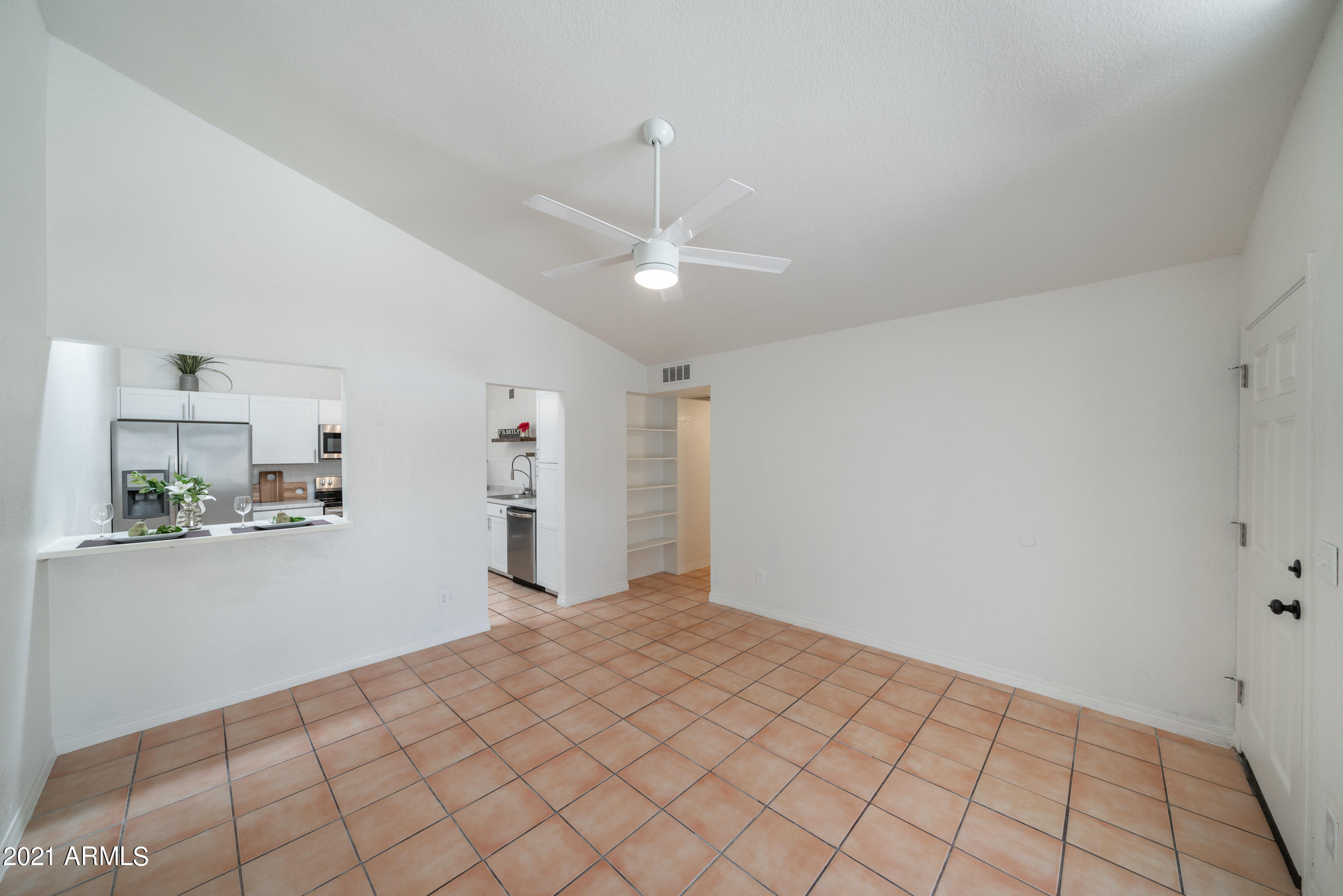 633 North May, Unit 35 Mesa, AZ 85201 - Photo 9 of 27 Living Area