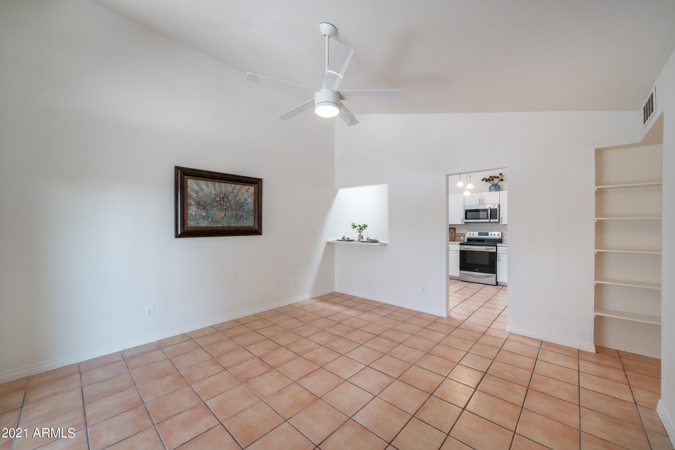 633 North May, Unit 35 Mesa, AZ 85201 - Photo 10 of 27 Living Area