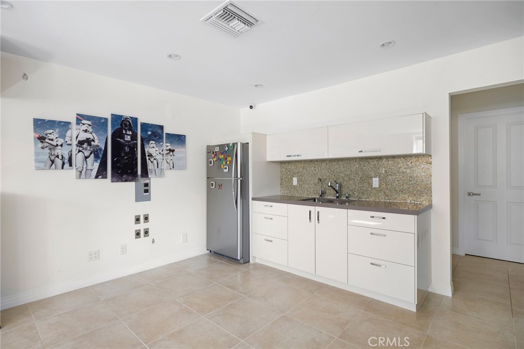 2040 West Kenneth Road Glendale, CA 91201 - Photo 39 of 64