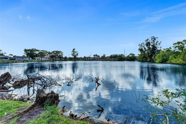 $619,999 | 212 Southwest 11th Avenue, Dania Beach, FL 33004