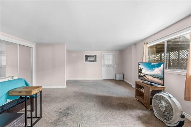 a view of livingroom with furniture