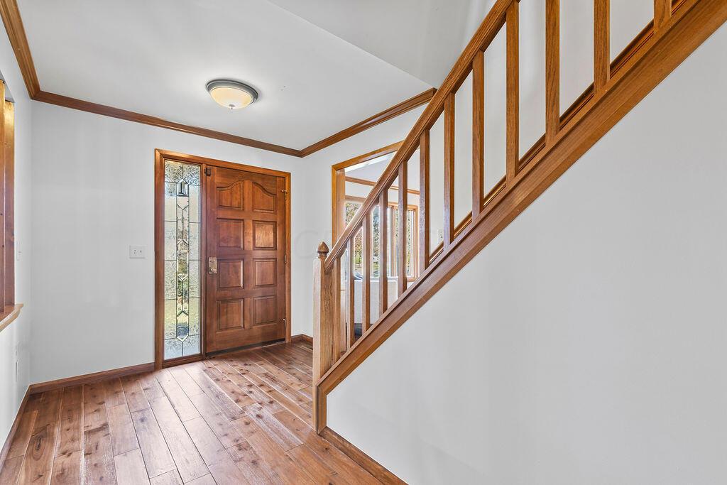546 Clotts Road Columbus, OH 43230 - Photo 21 of 41 Foyer