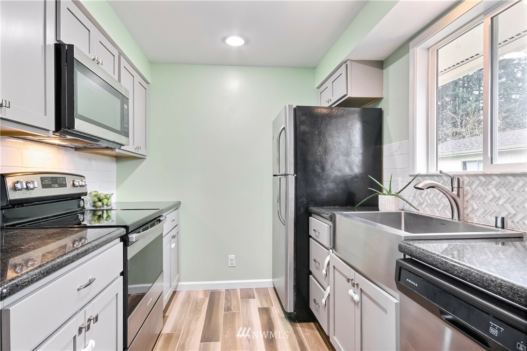 2276 Mitchell Road Southeast Port Orchard, WA 98366 - Photo 11 of 23 Gallery Image 11