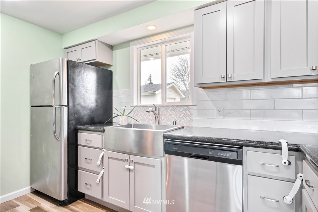 2276 Mitchell Road Southeast Port Orchard, WA 98366 - Photo 12 of 23 Gallery Image 12
